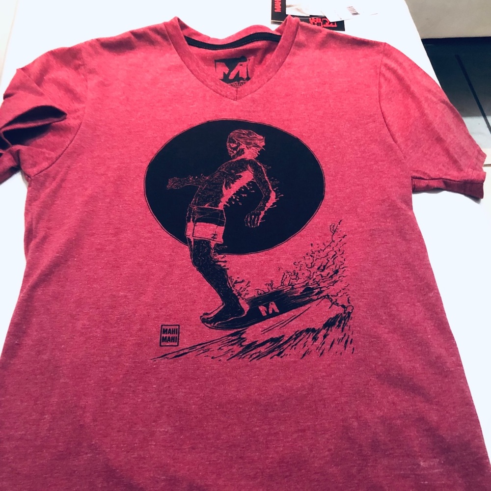 *NEW* MAHI MAHI Surfing Dept T-shirt Size Small
